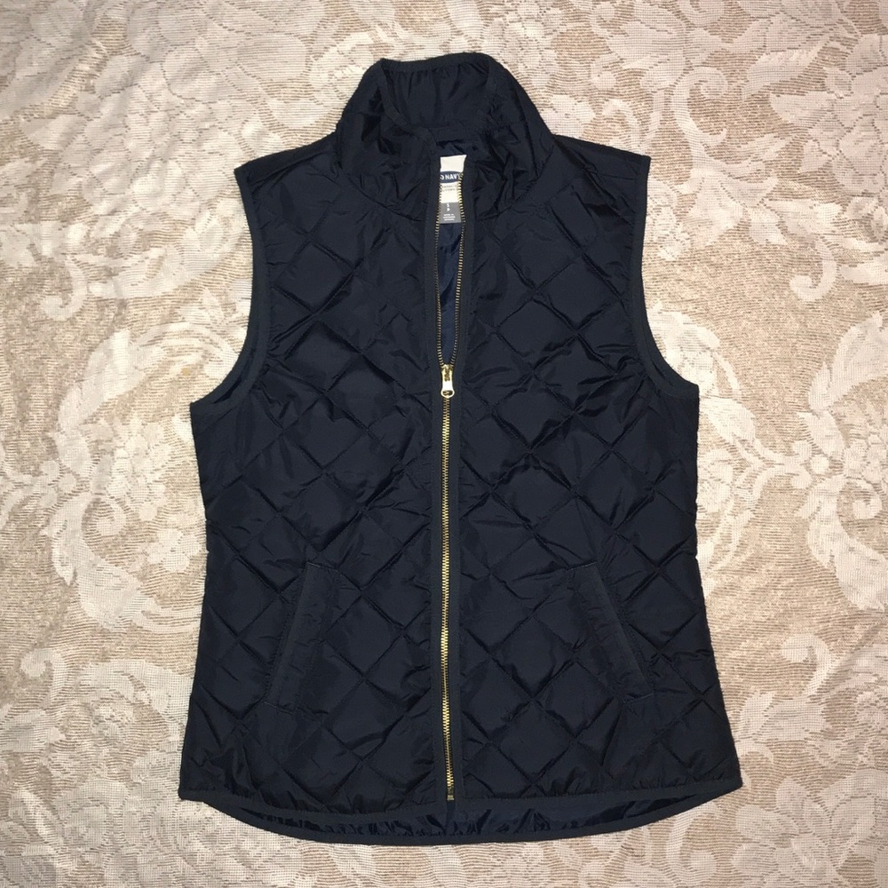 NWOT Old Navy puffer vest